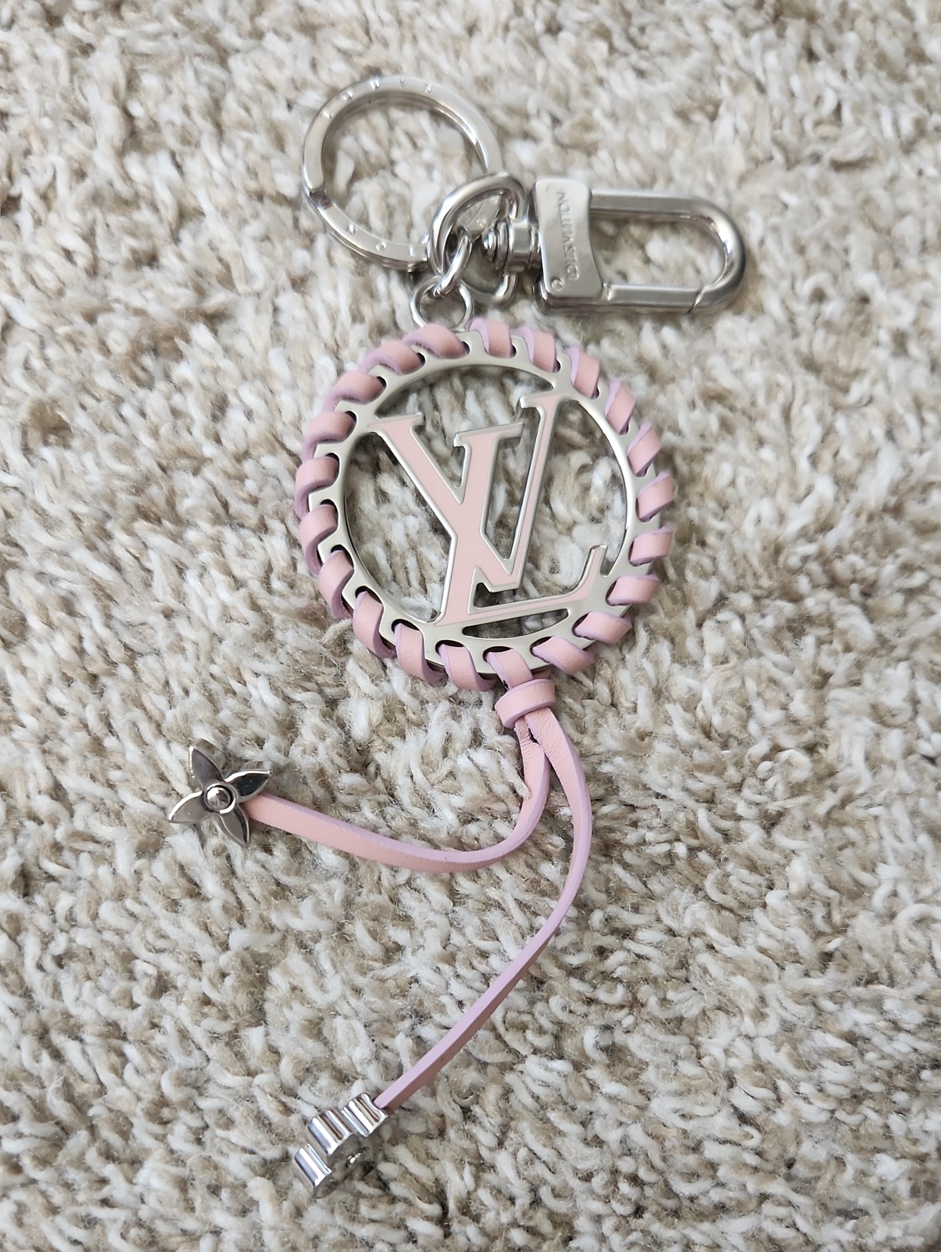 Louis Vuitton Pink Leather Monogram Ring Key Holder With Silver Hardware